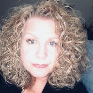 Meet your Posher, Carol